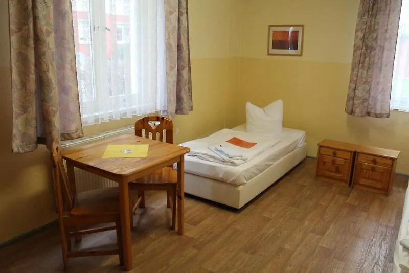 Pension Schwalbenweg Schönefeld Vendégház